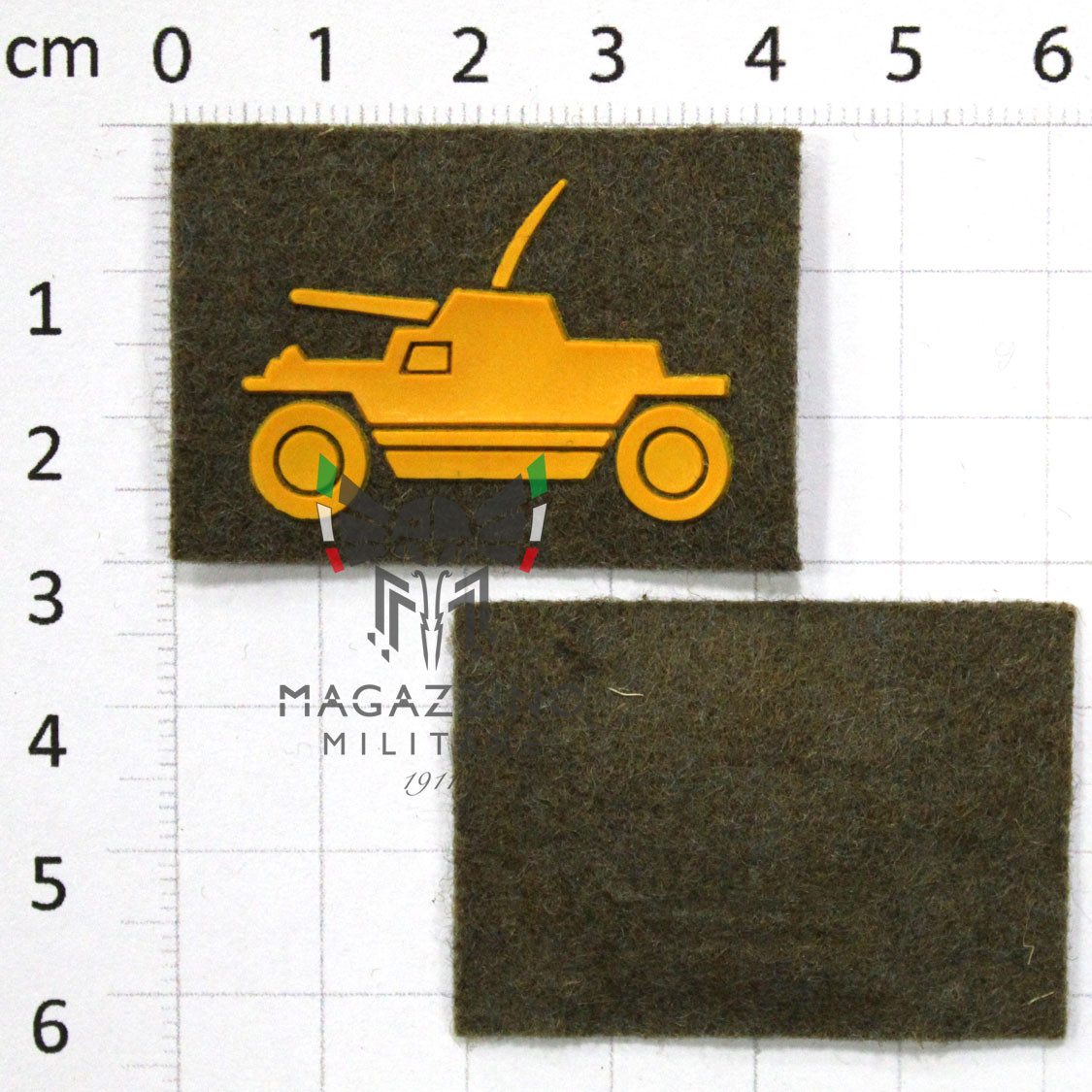Original Italian rubber Army Armored car driver patch khaki