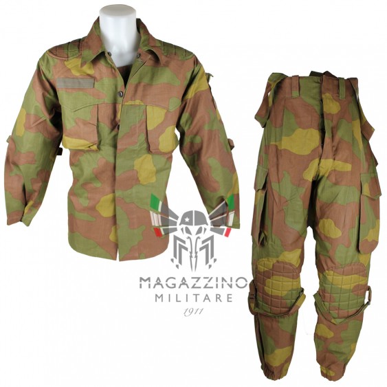 Vintage Italian paratrooper camouflage uniform, "Lebanon '82" model, complete with jacket and trousers.