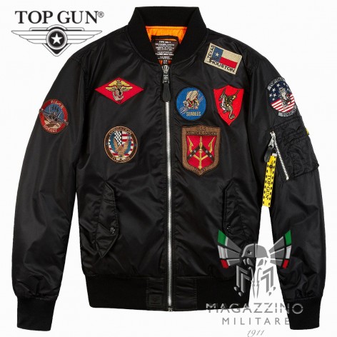 Giacca bomber TOP GUN® MA-1 NERO militare con toppe ricamate, esposta frontalmente.