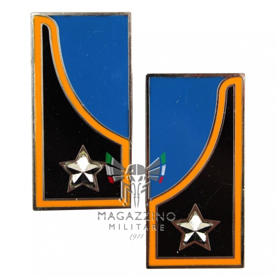 Pair of enameled metal collar insignia for the Italian Army Armored Artillery featuring two-pointe