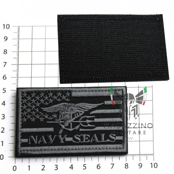Patch Bandiera USA velcrata 8,2x5,2cm NAVY SEALS NERA
